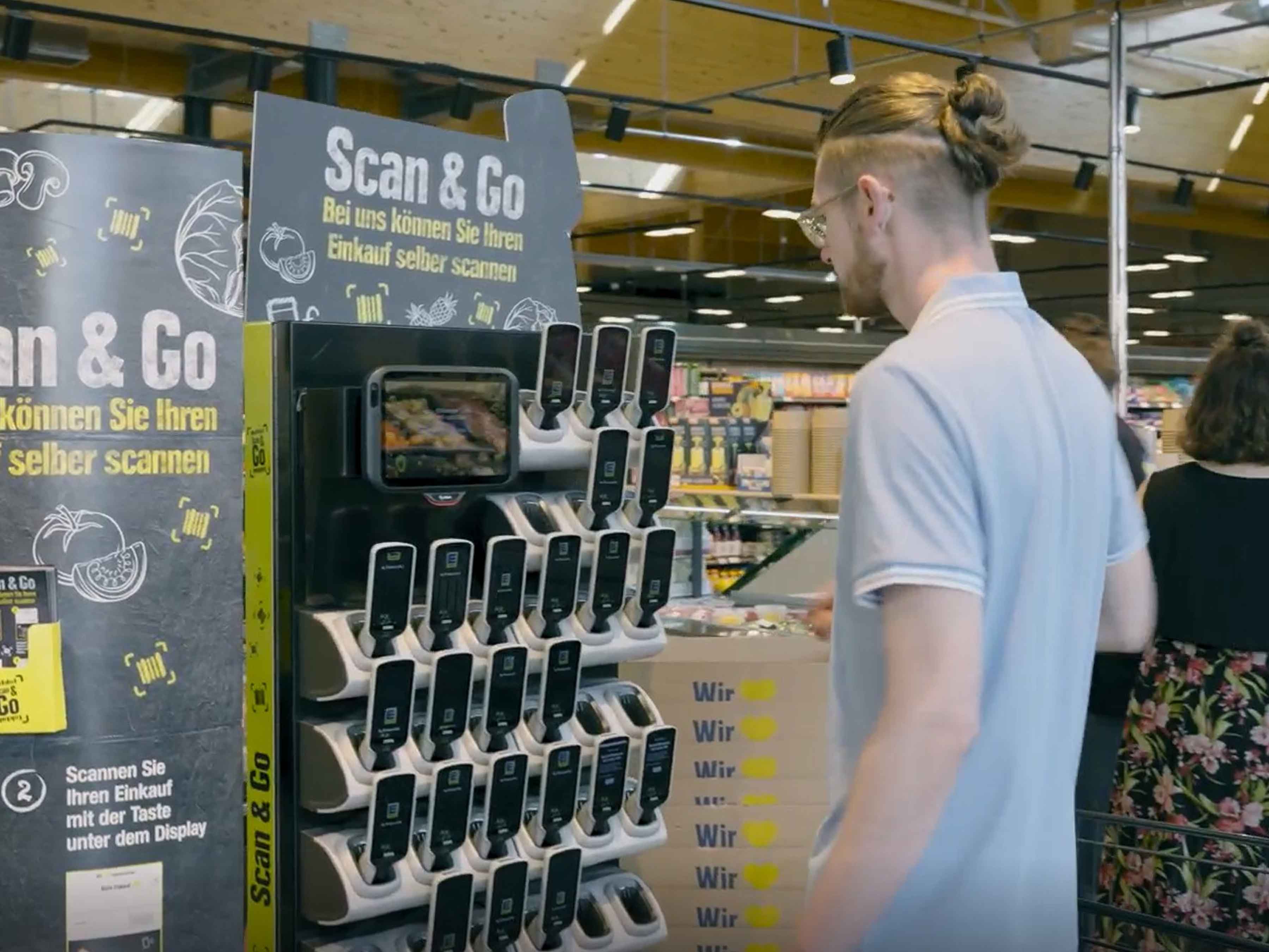 Edeka Success Story Photo, 4x3, 3600 Personal Shopper kiosk in a retail store