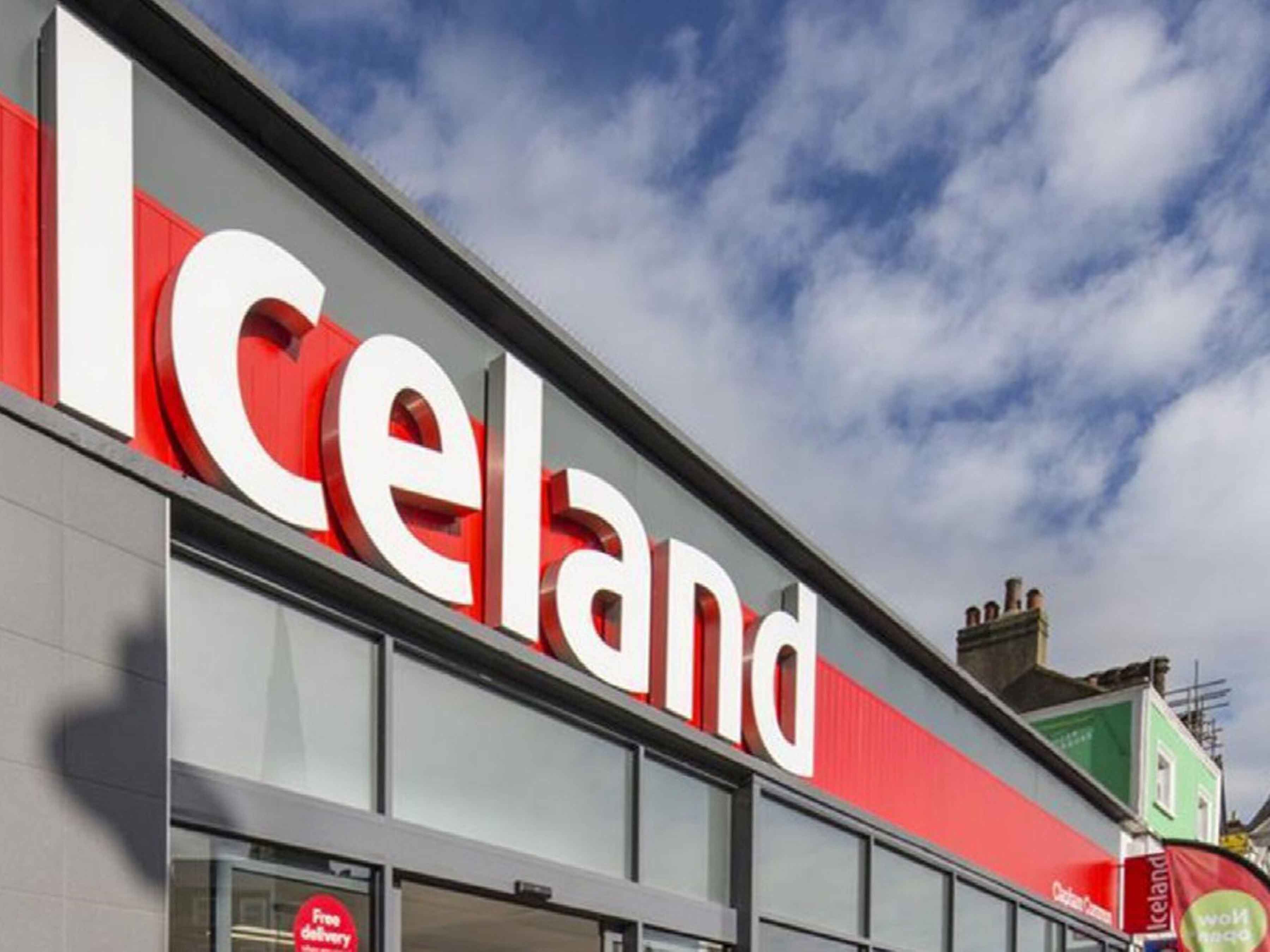 Iceland Success Story Photo, 4x3, 3600 Iceland store's main entrance