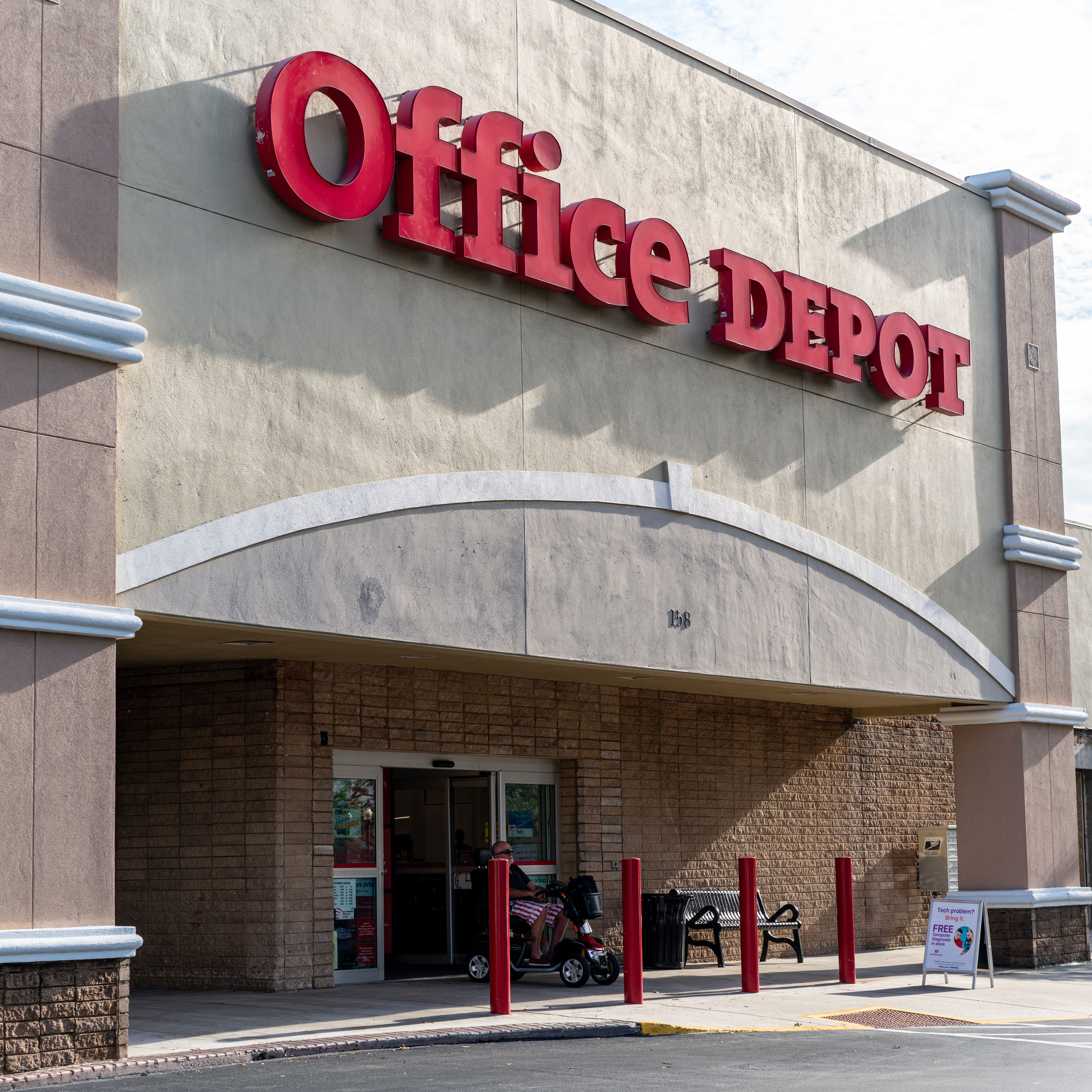 Office Depot Enhances Its Supply Chain Operations | Zebra